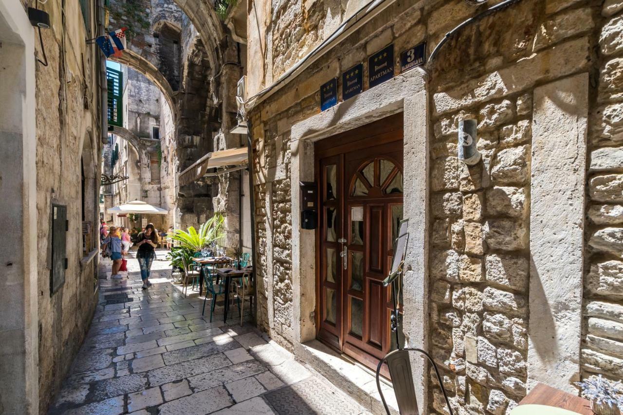 Rooftop City View Apartment In The Palace Walls Split Exterior foto